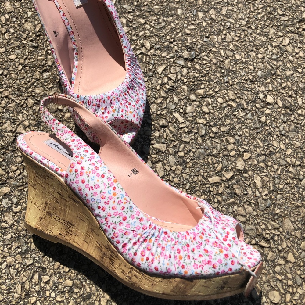 Flower wedges